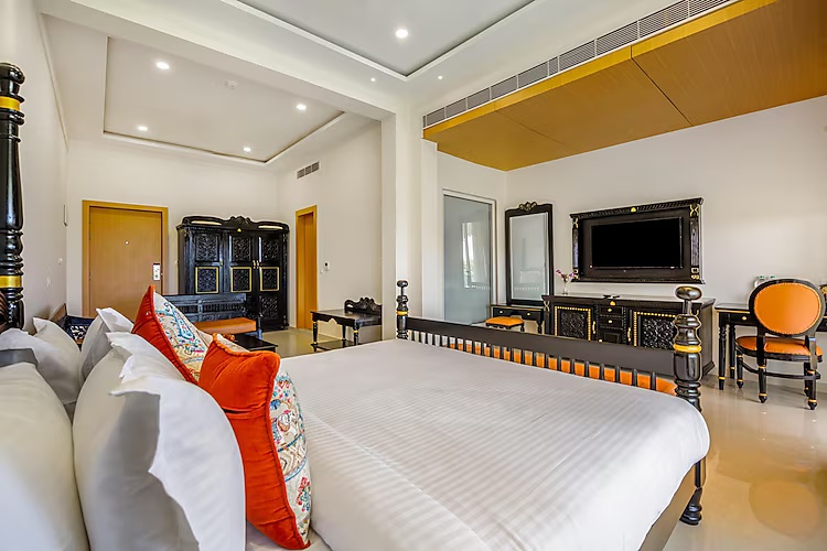 Privilege Suite With Balcony at Sterling Aravalli Udaipur - Photo 1